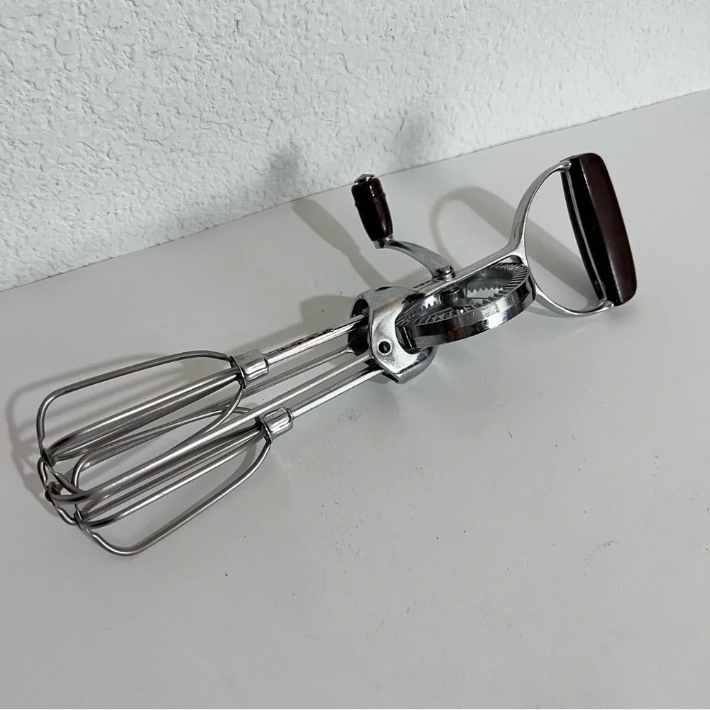Vintage Classic Stainless Steel Hand Crank Mixer Egg Beater